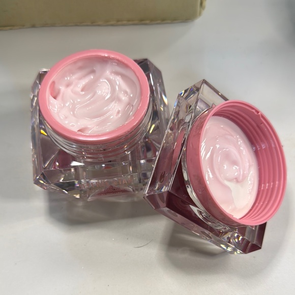 Jeffree Star Magic Star Hydrating Moisturizer - Picture 2 of 3
